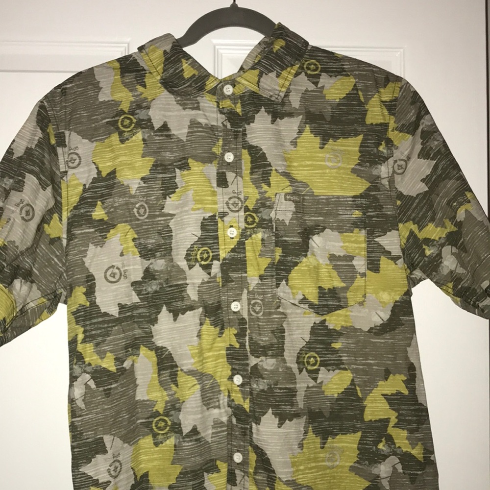 🌲 LRG 🌲SHORT SLEEVE BUTTON DOWN